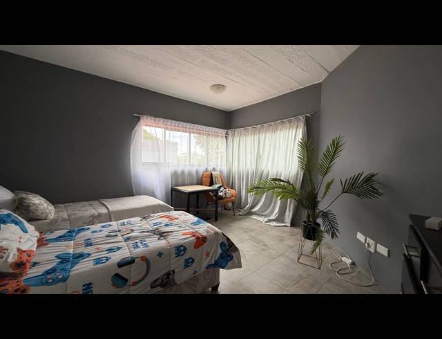 3 BEDROOM APARTMENT TO LET IN ESSENWOOD